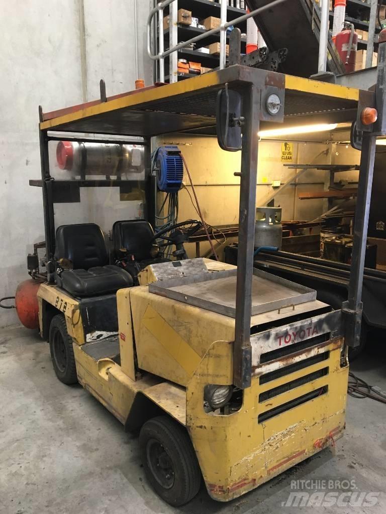 Toyota 2TG10 Schlepper