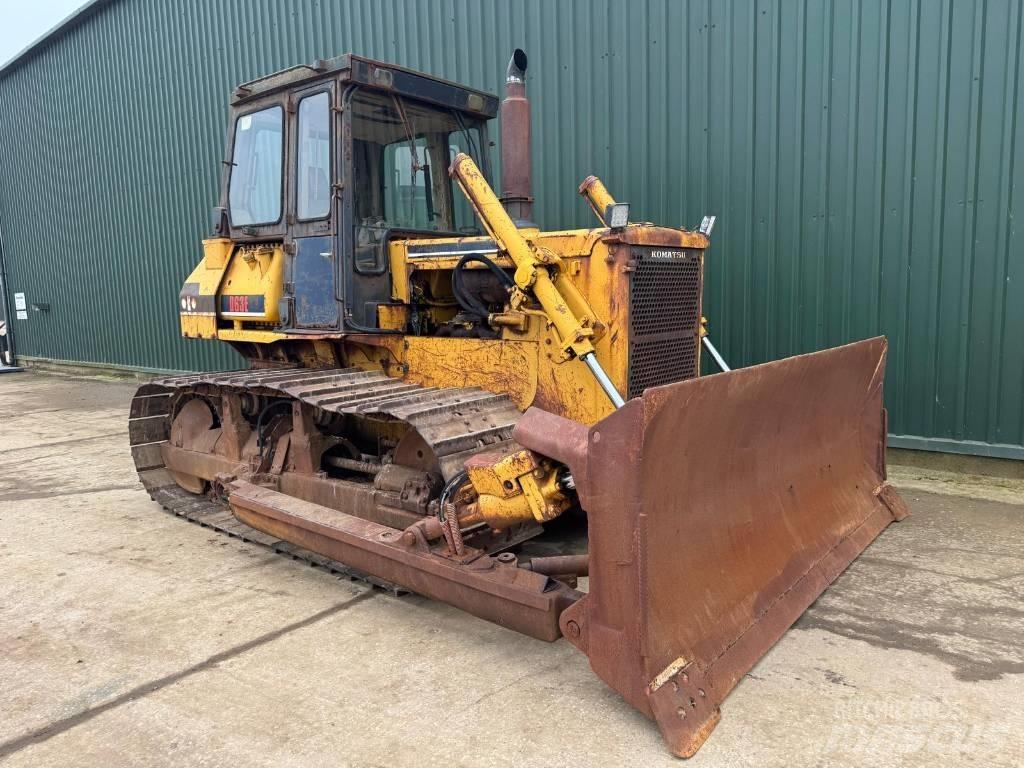 Komatsu D63E-1 Bulldozer