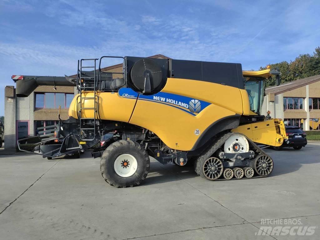 New Holland CR 9090 Mähdrescher