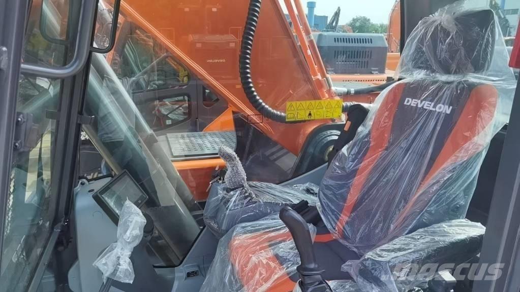 Develon DX 360LCA-7B Raupenbagger