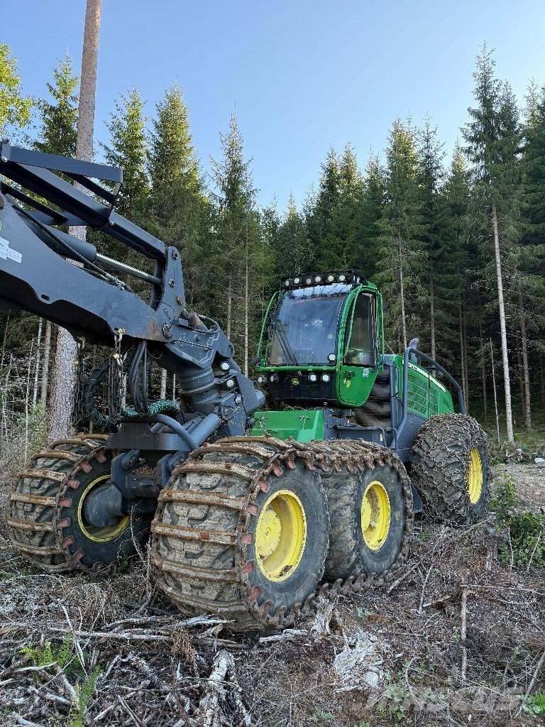 John Deere 1470 G Harvester