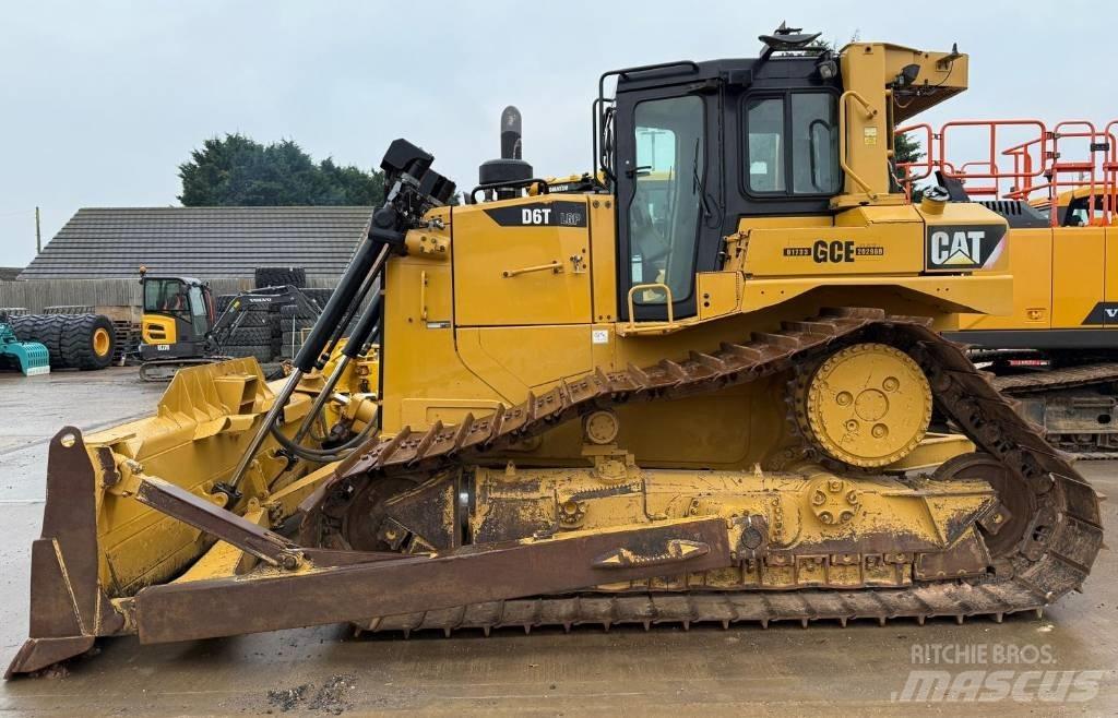 CAT D6T Bulldozer