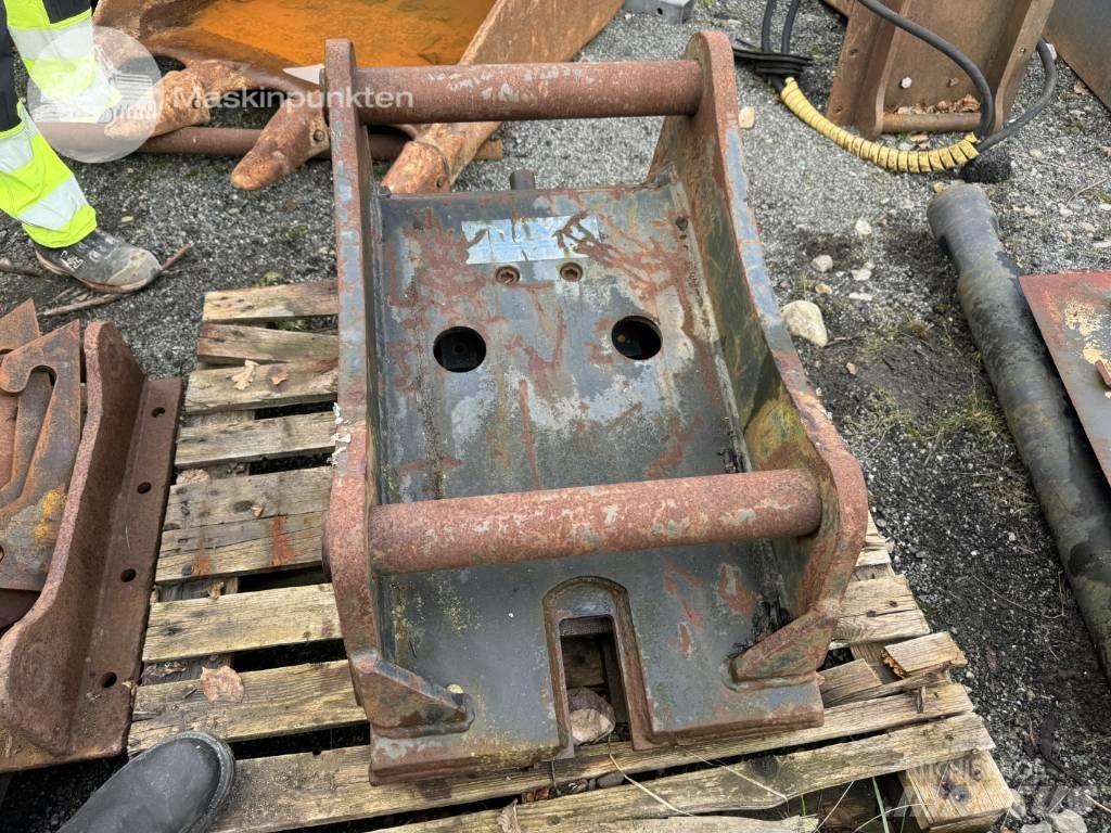  Adapterfäste S70 - B30 Schnellwechsler
