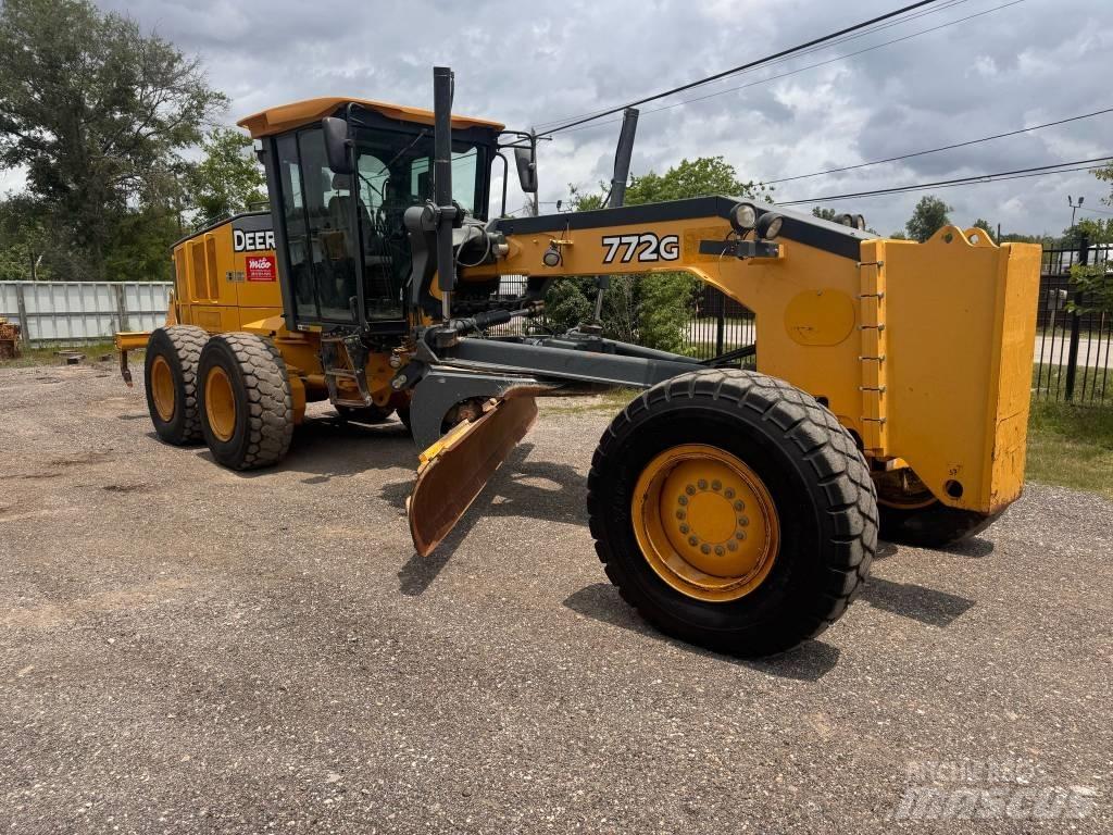 DEERE 772G Grader