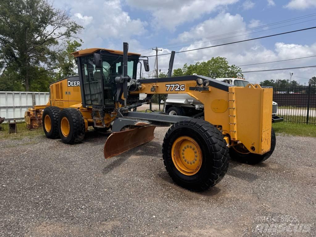 DEERE 772G Grader