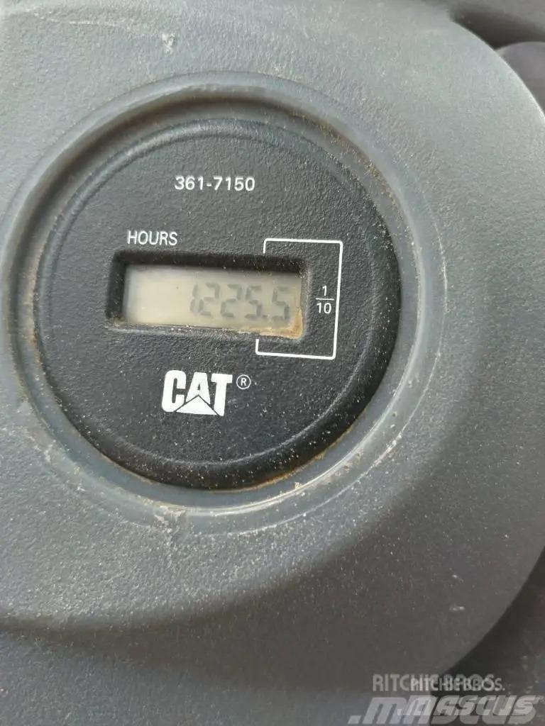 CAT CP 44 Walzenzüge