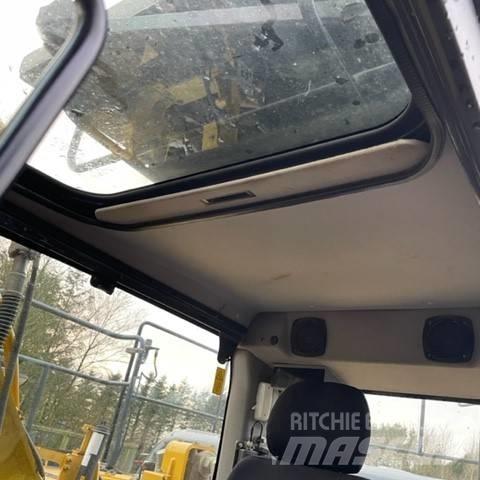 Komatsu PC210 LCI - 10 Traktoren