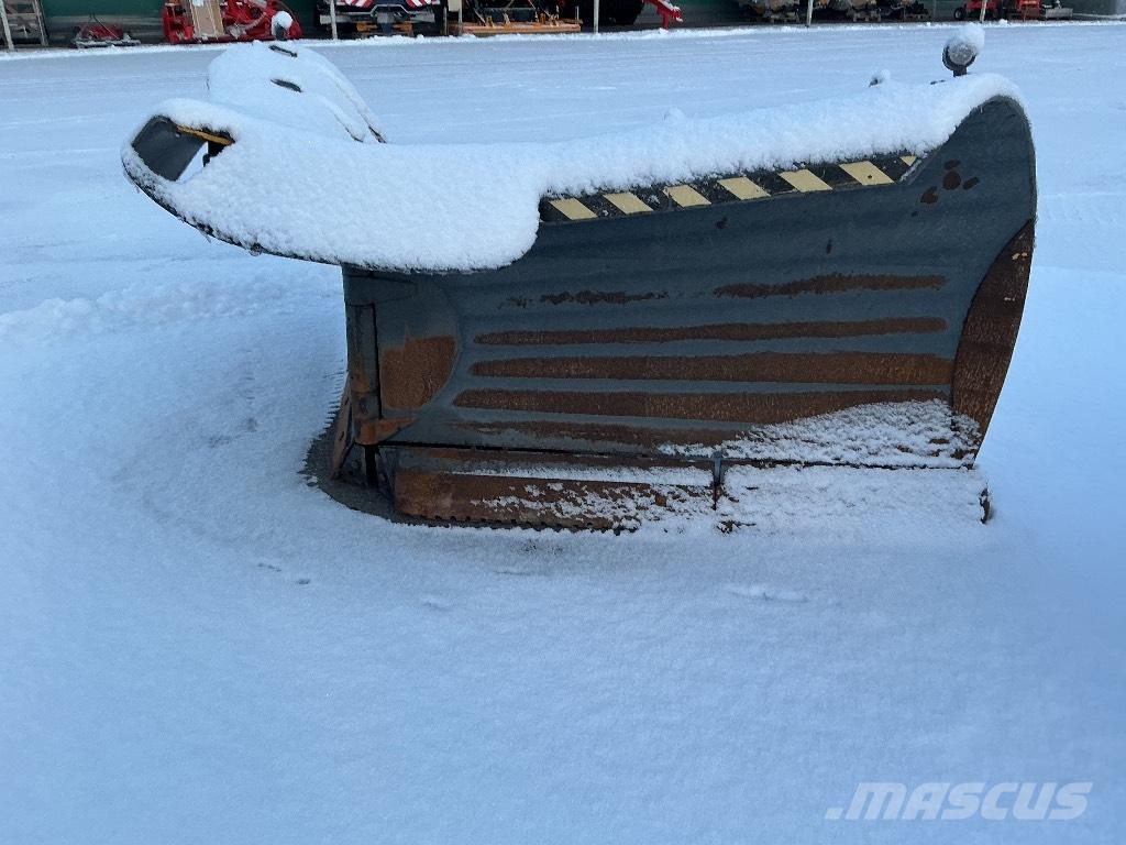 Stark NL3600R Schneeschilde und -pflüge