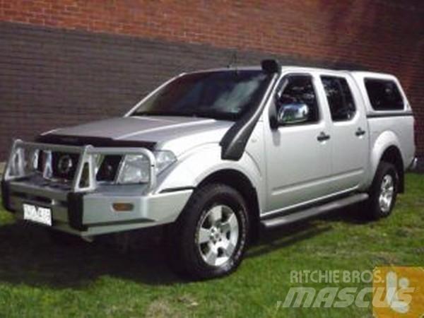 Nissan NAVARA ST-X Lieferwagen