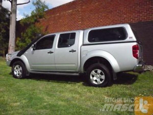 Nissan NAVARA ST-X Lieferwagen