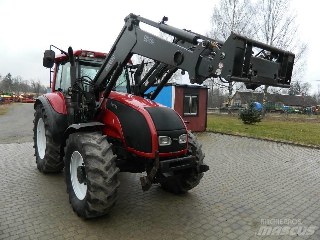 Valtra T 140 Traktoren