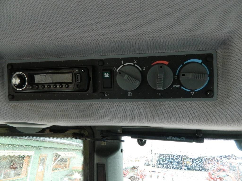Valtra T 140 Traktoren