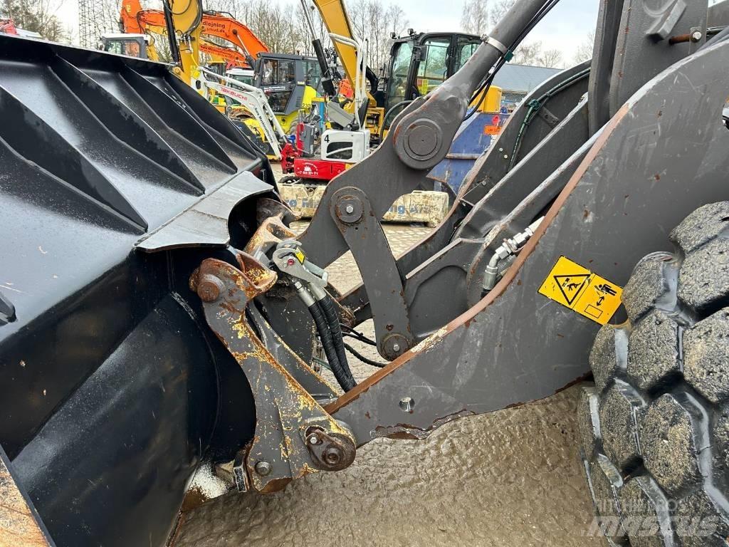 Volvo L 120 H Radlader