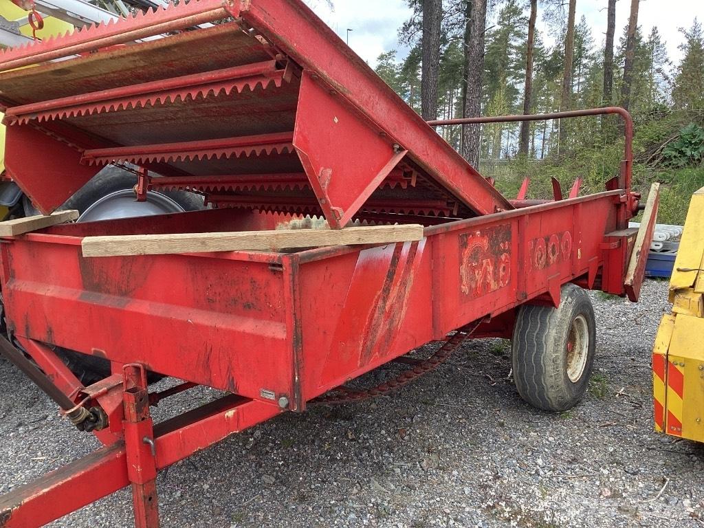 YLÖ 5000 Futtermischwagen