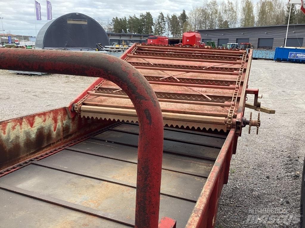 YLÖ 5000 Futtermischwagen