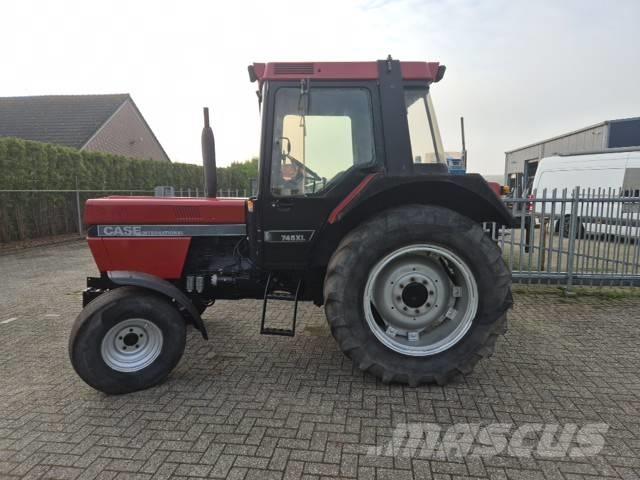 Case IH 745 XL Traktoren