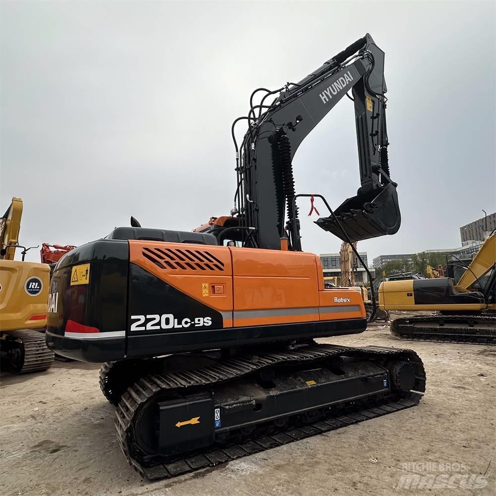 Hyundai R220LC-9S Raupenbagger