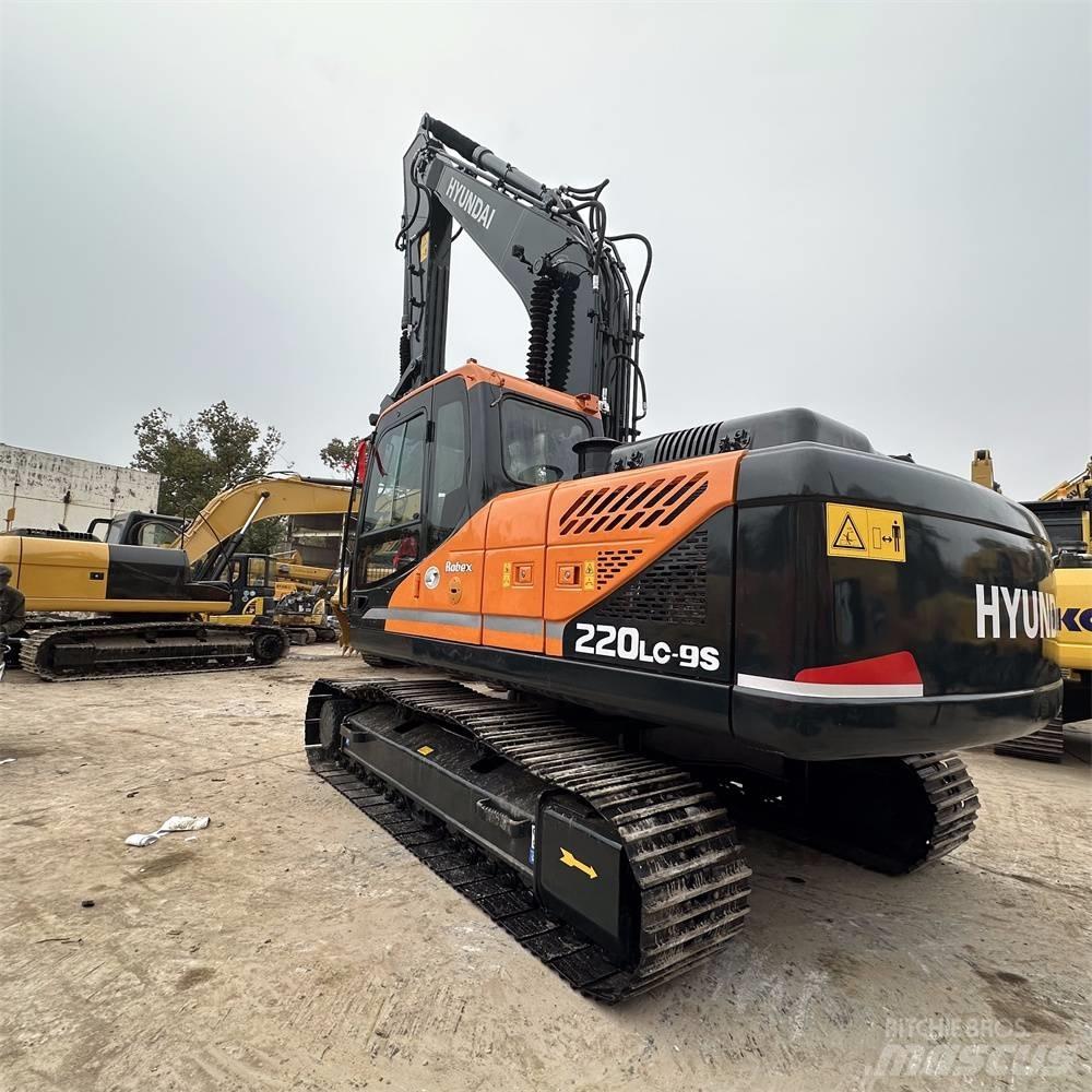 Hyundai R220LC-9S Raupenbagger