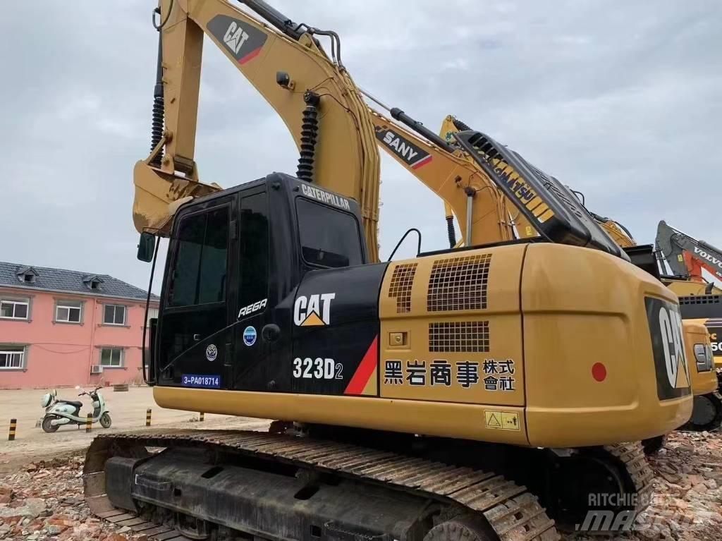 CAT 323 D L Raupenbagger