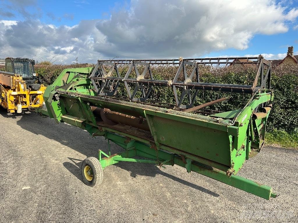 John Deere 1075 Mähdrescher