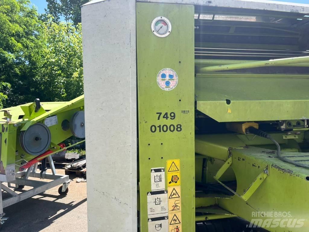 CLAAS Rollant 240 Rundballenpressen