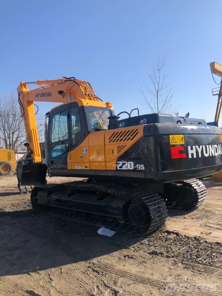 Hyundai 220-9s Raupenbagger