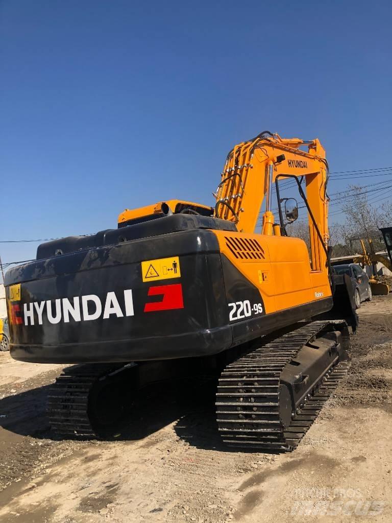 Hyundai 220-9s Raupenbagger