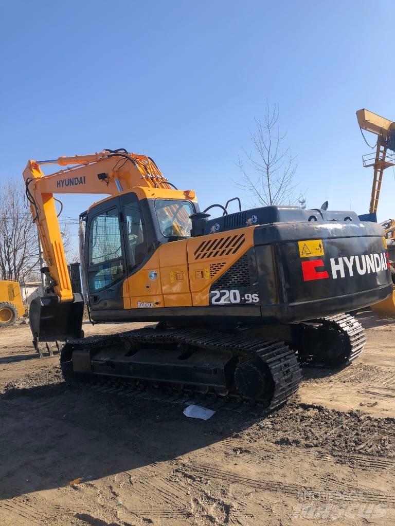 Hyundai 220-9s Raupenbagger