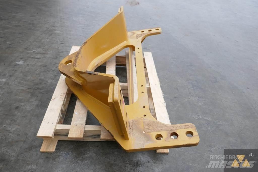 CAT 140M3 Drawbar Transport Sonstige