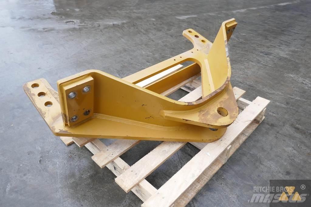 CAT 140M3 Drawbar Transport Sonstige