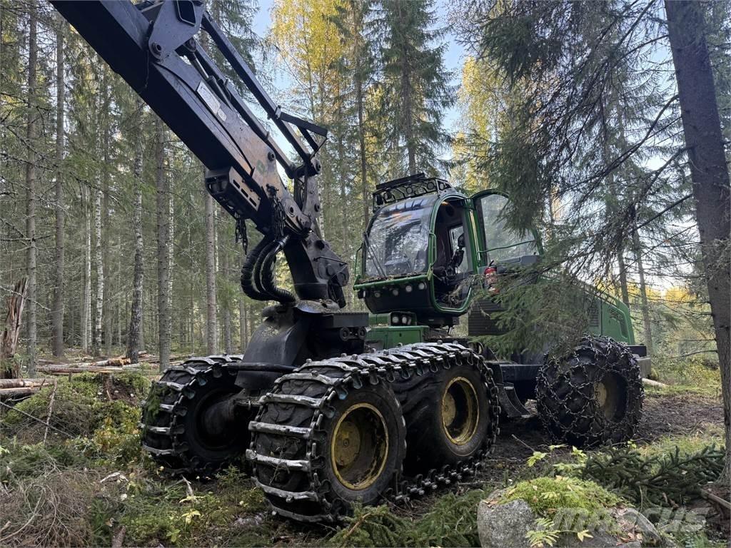 John Deere 1270E Harvester