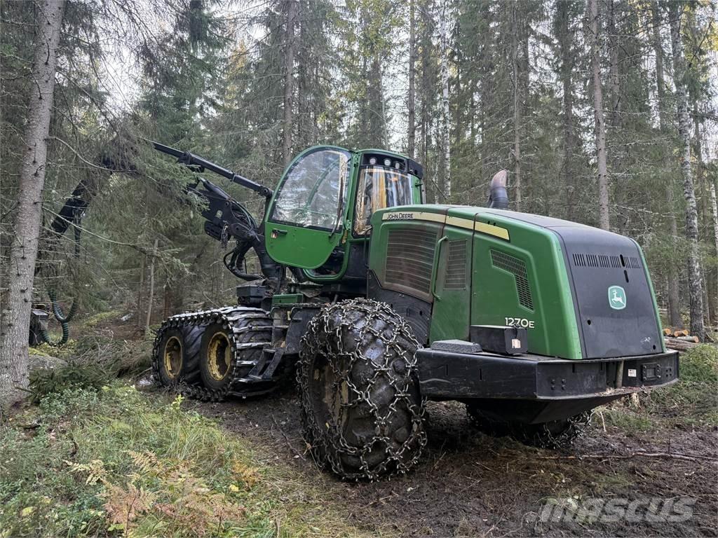John Deere 1270E Harvester