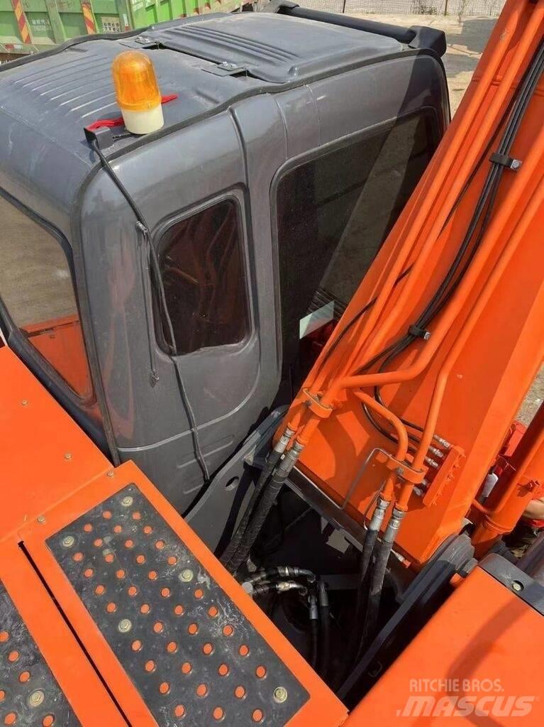 Hitachi ZX 200 Raupenbagger