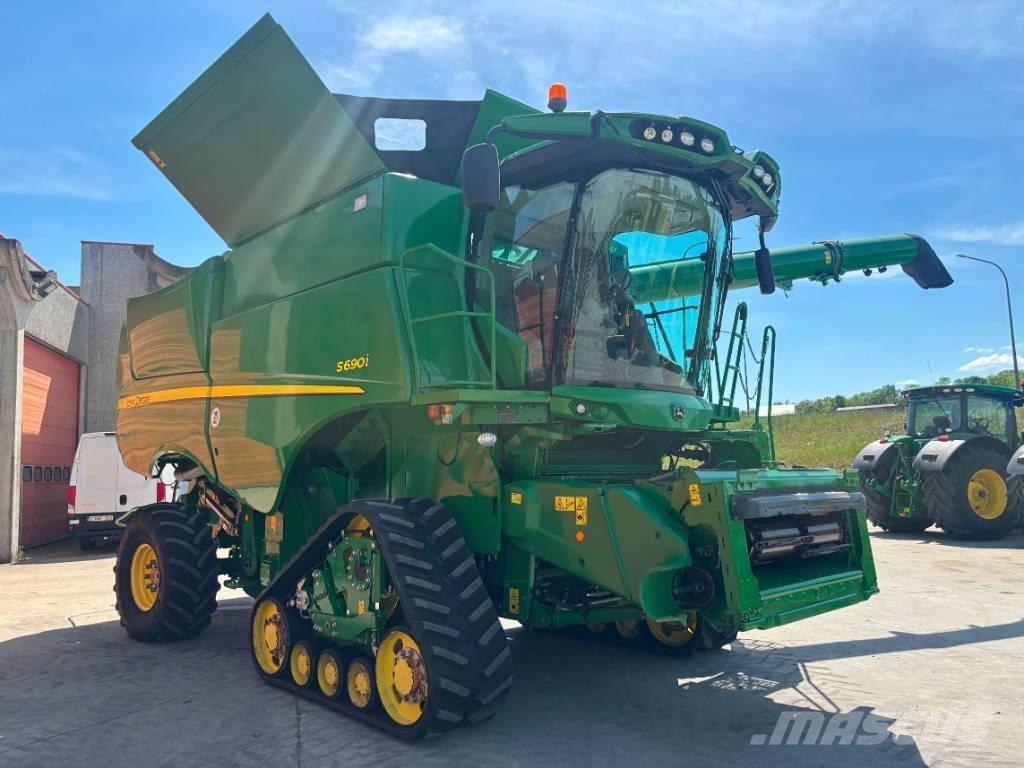 John Deere S 690 i Mähdrescher