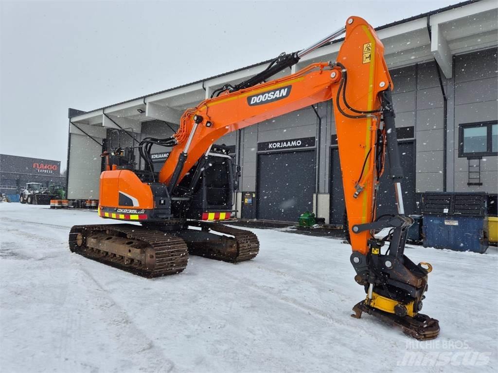 Doosan DX235LCR-5 Raupenbagger
