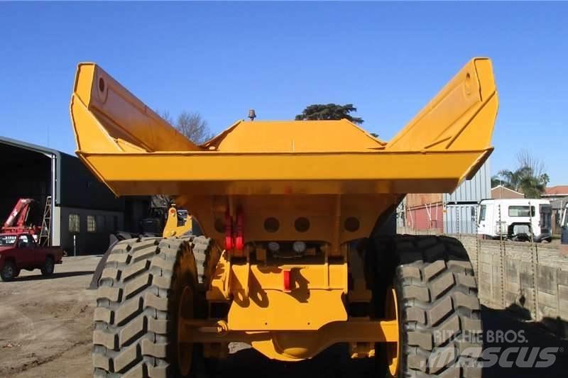 Bell B30E Dumper - Knickgelenk