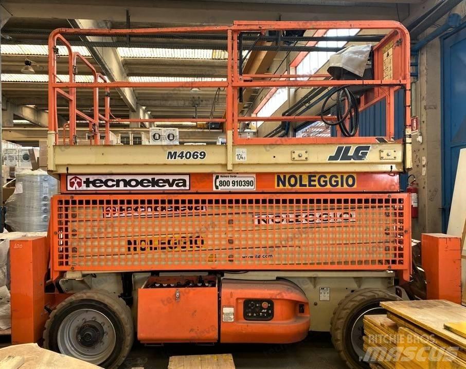 JLG M 4069 Scheren-Arbeitsbühnen