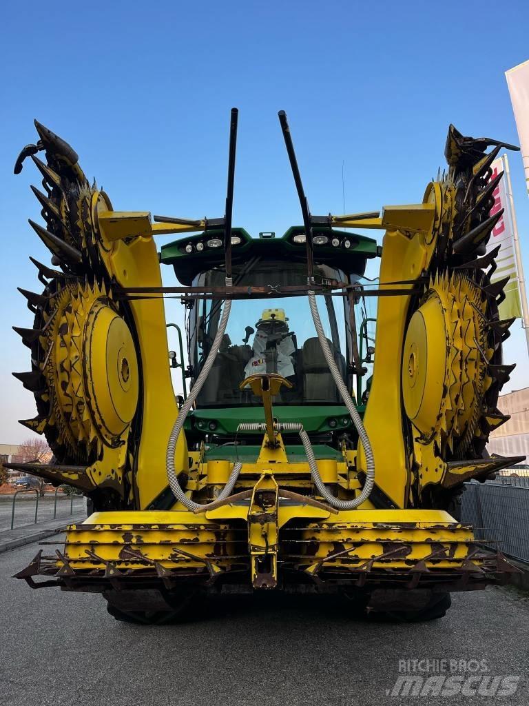 John Deere 8800 Selbstfahrende Häcksler