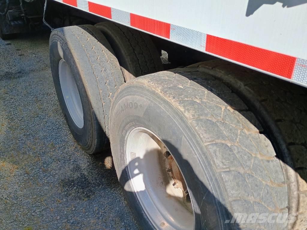 Mack MRU 613 Müllwagen