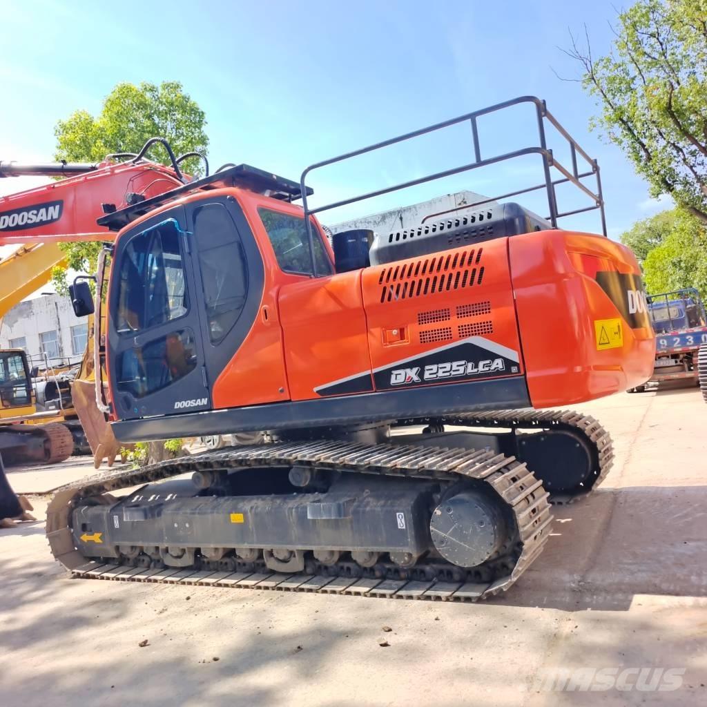 Doosan DX225LC-9C Raupenbagger