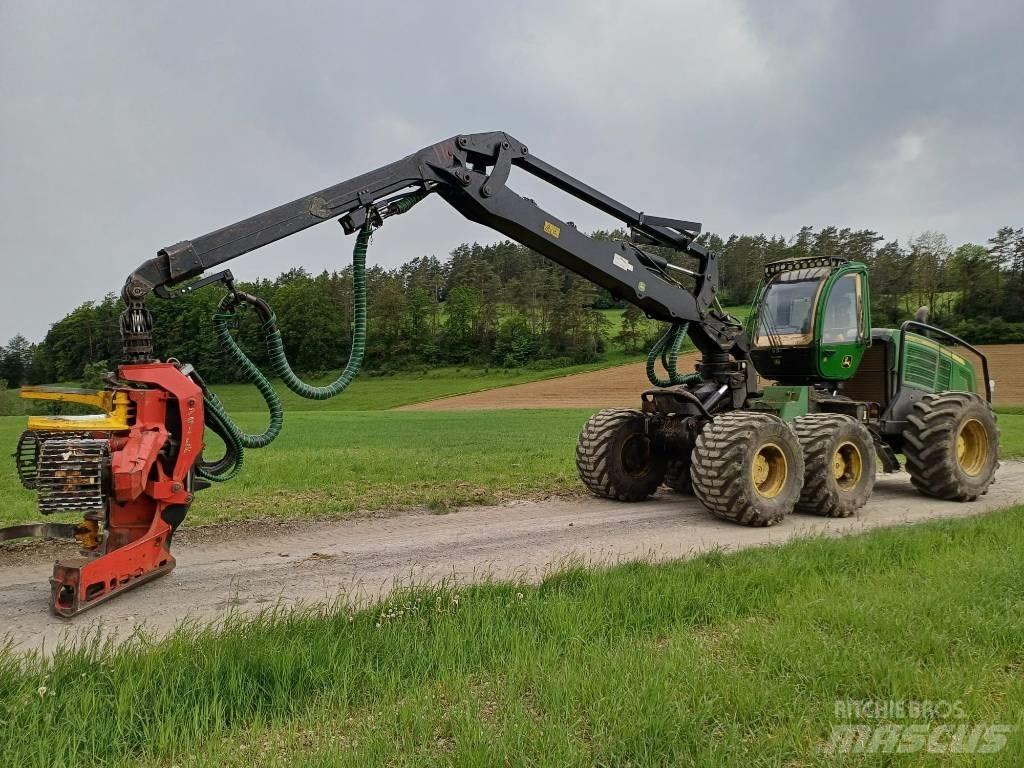 John Deere 1470 G Harvester