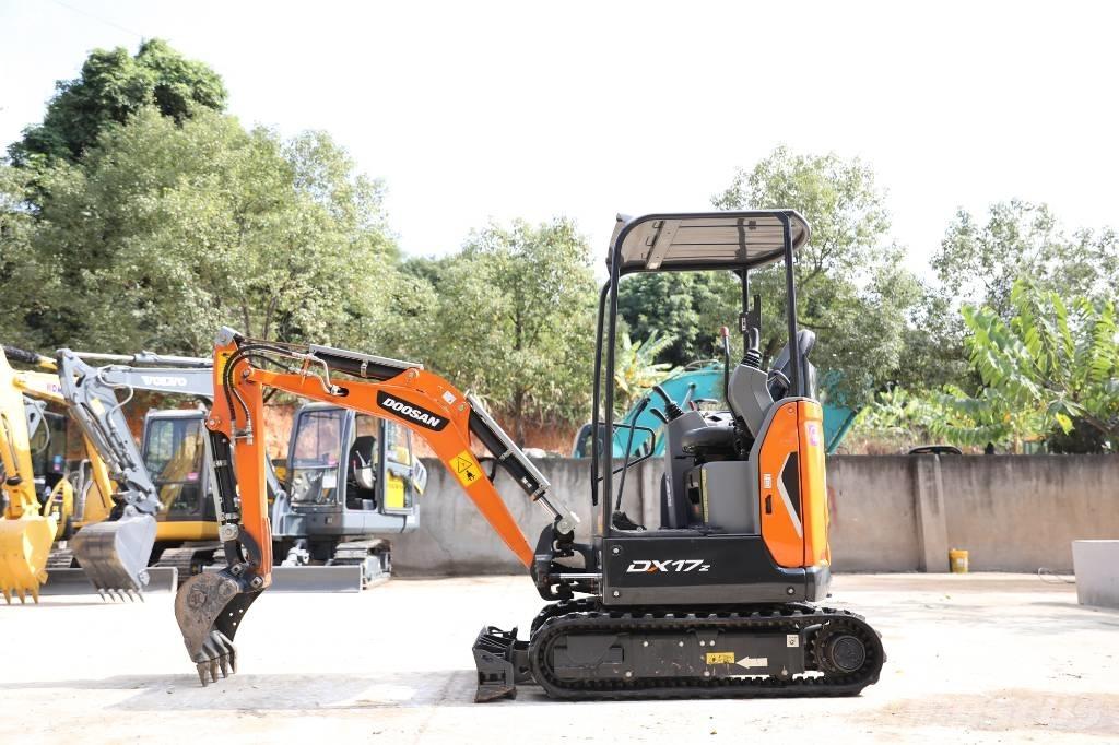 Doosan DX 17 Raupenbagger