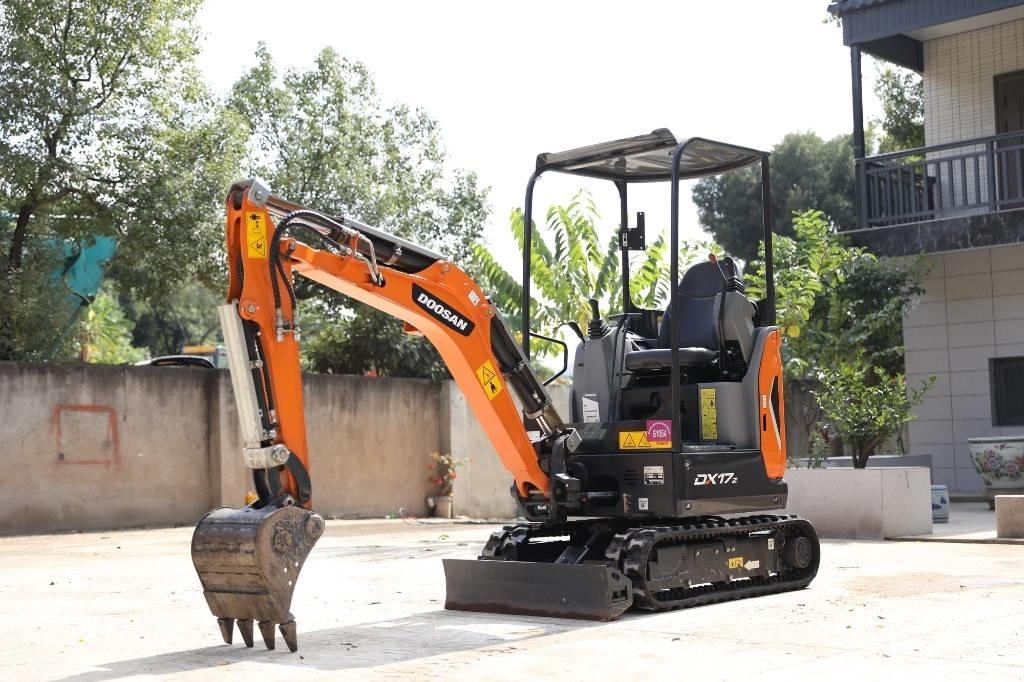 Doosan DX 17 Raupenbagger