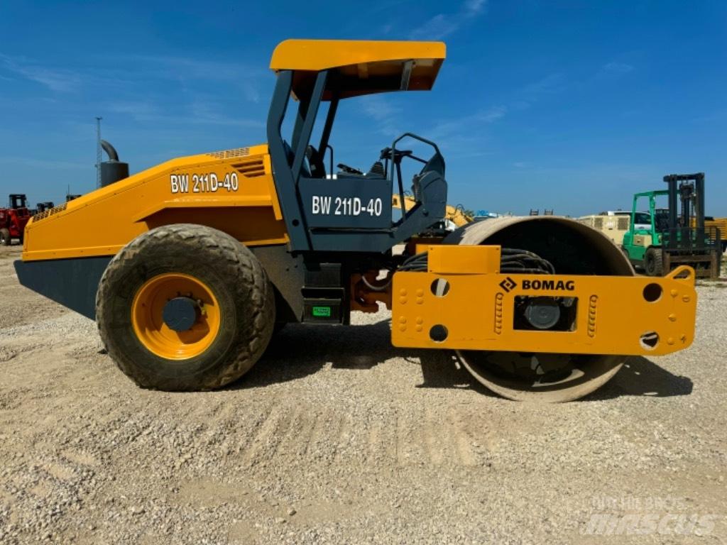 Bomag BW 211 D-40 Kombiwalzen