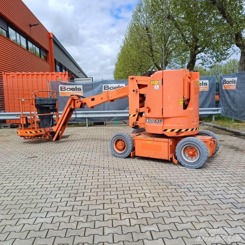 JLG E300AJP Gelenkteleskoparbeitsbühnen