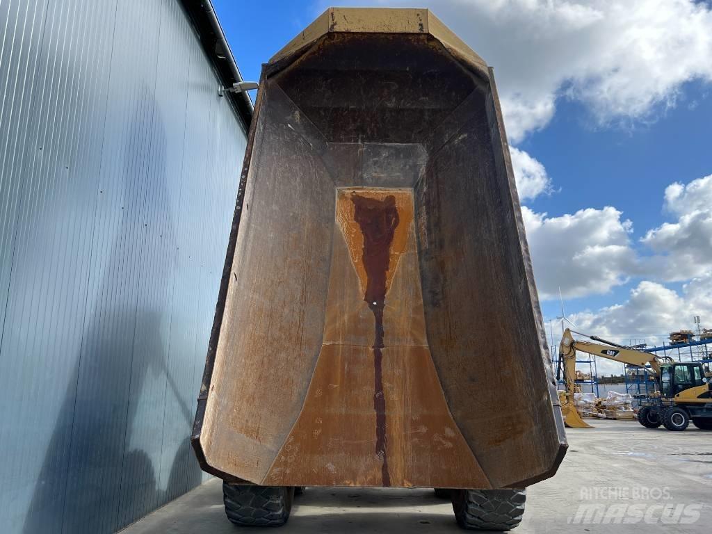 CAT 735B Dumper - Knickgelenk