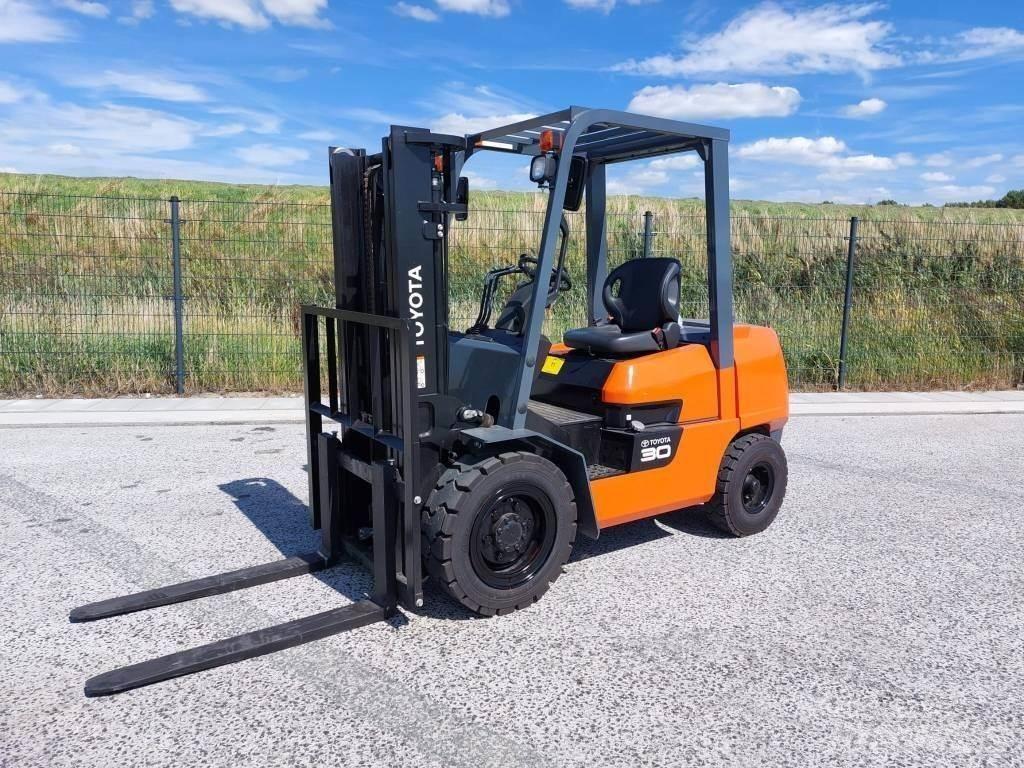 Toyota FDZN30 Diesel heftrucks