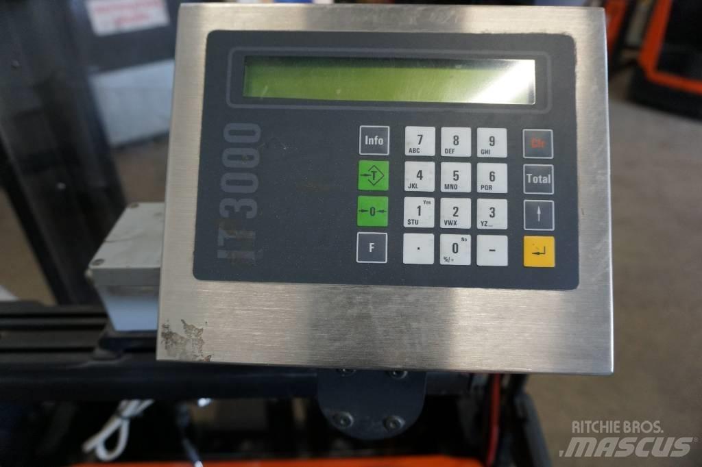 Toyota SPE200D Deichselstapler