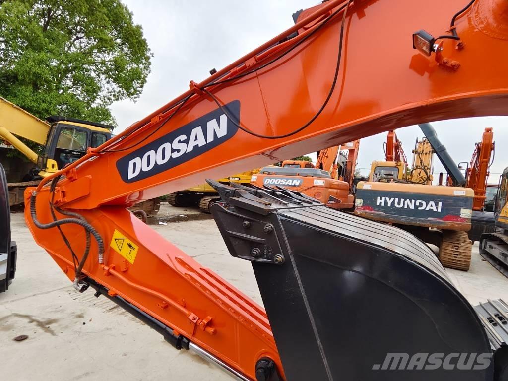Doosan DX 225 LC Raupenbagger