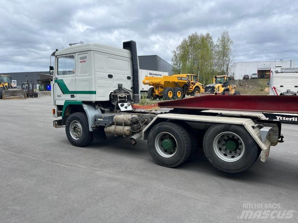 Volvo F 12    Lav km Sattelzugmaschinen